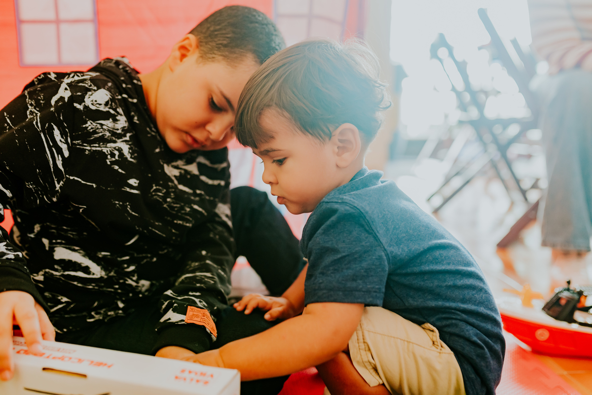fotografia festa infantil freguesia Rio de Janeiro ilha do governador 2 anos dom tema bombeiro fotografa familia