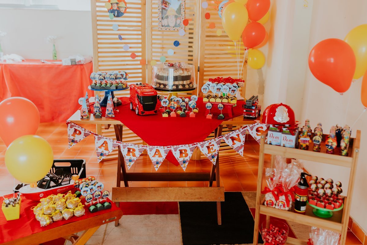 fotografia festa infantil freguesia Rio de Janeiro ilha do governador 2 anos dom tema bombeiro fotografa familia