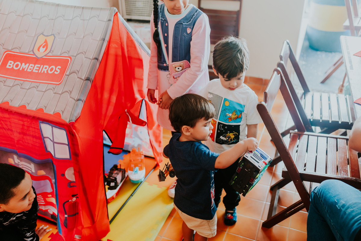 fotografia festa infantil freguesia Rio de Janeiro ilha do governador 2 anos dom tema bombeiro fotografa familia