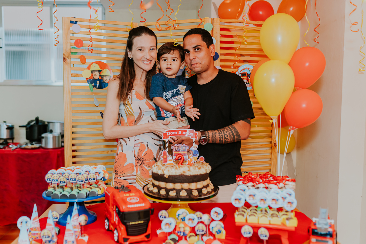 fotografia festa infantil freguesia Rio de Janeiro ilha do governador 2 anos dom tema bombeiro fotografa familia
