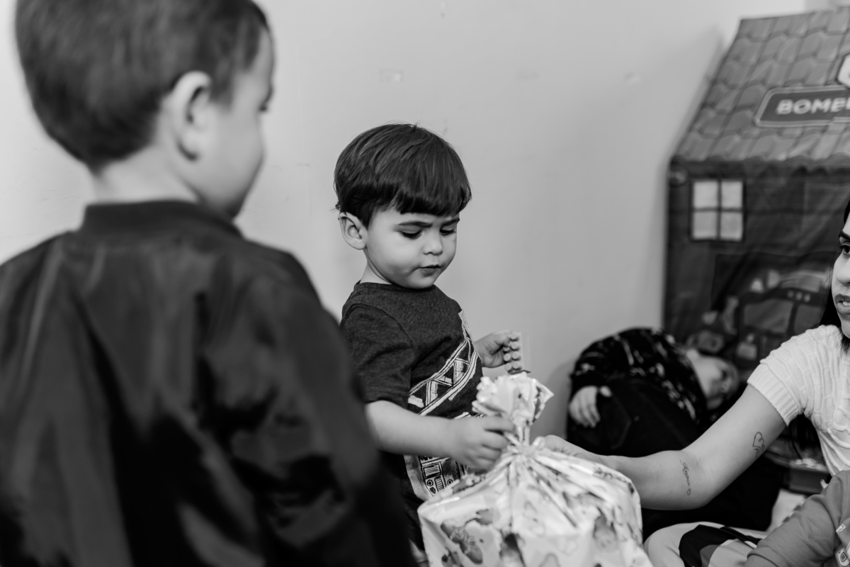 fotografia festa infantil freguesia Rio de Janeiro ilha do governador 2 anos dom tema bombeiro fotografa familia