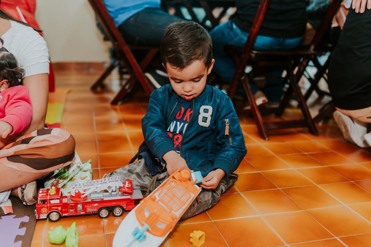 fotografia festa infantil freguesia Rio de Janeiro ilha do governador 2 anos dom tema bombeiro fotografa familia