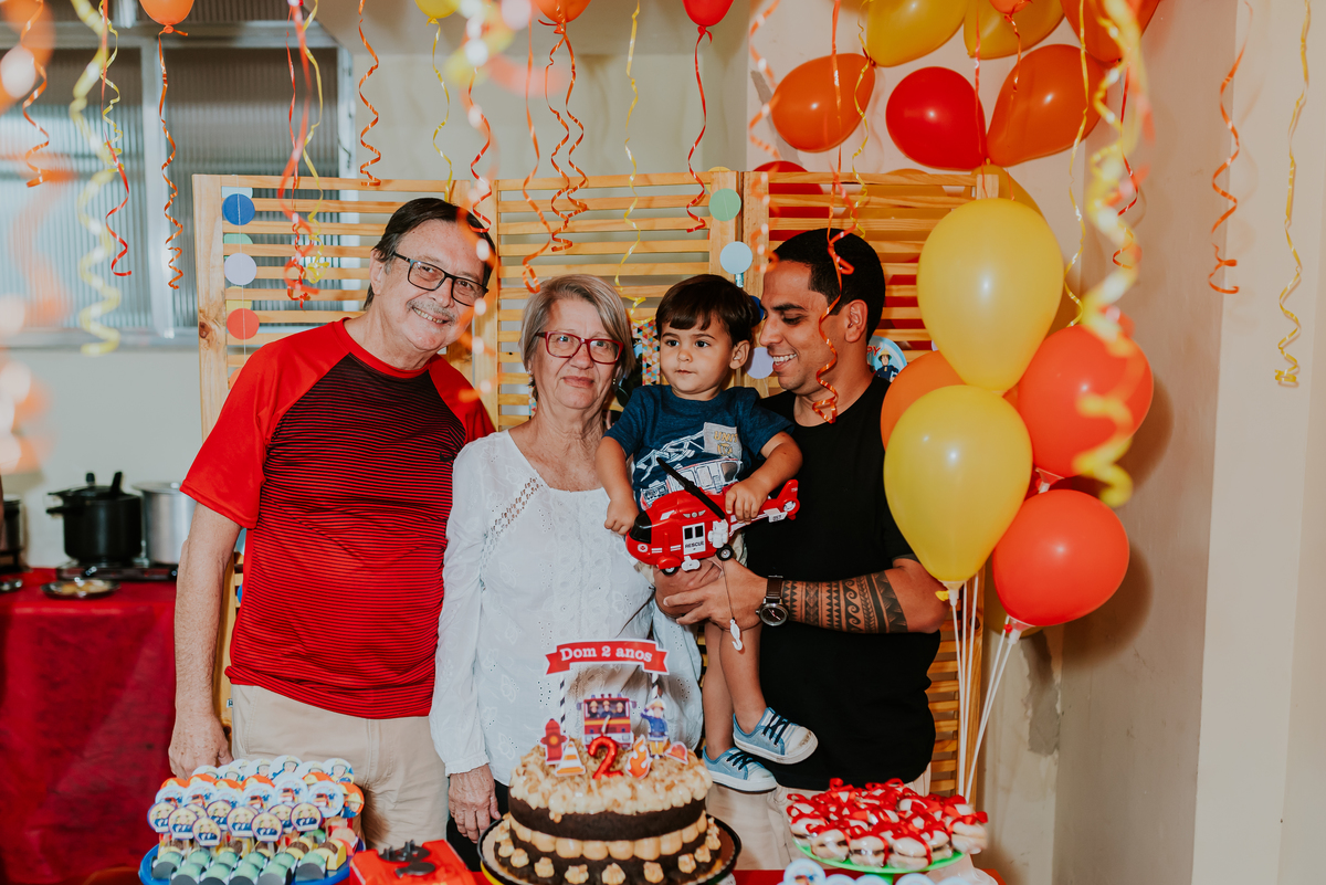 fotografia festa infantil freguesia Rio de Janeiro ilha do governador 2 anos dom tema bombeiro fotografa familia