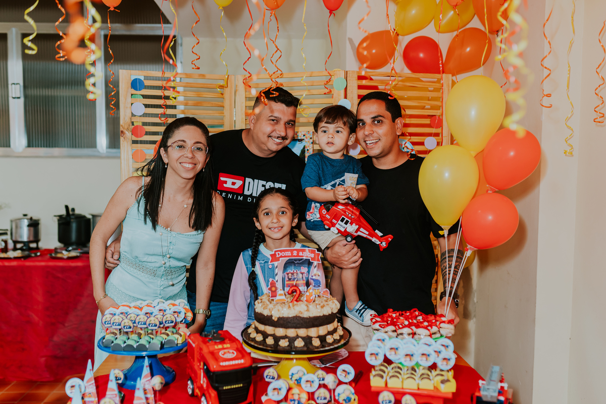 fotografia festa infantil freguesia Rio de Janeiro ilha do governador 2 anos dom tema bombeiro fotografa familia