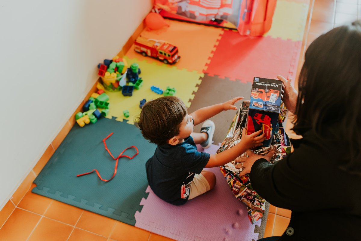 fotografia festa infantil freguesia Rio de Janeiro ilha do governador 2 anos dom tema bombeiro fotografa familia