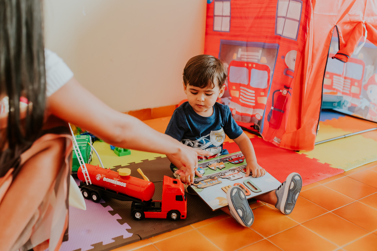 fotografia festa infantil freguesia Rio de Janeiro ilha do governador 2 anos dom tema bombeiro fotografa familia