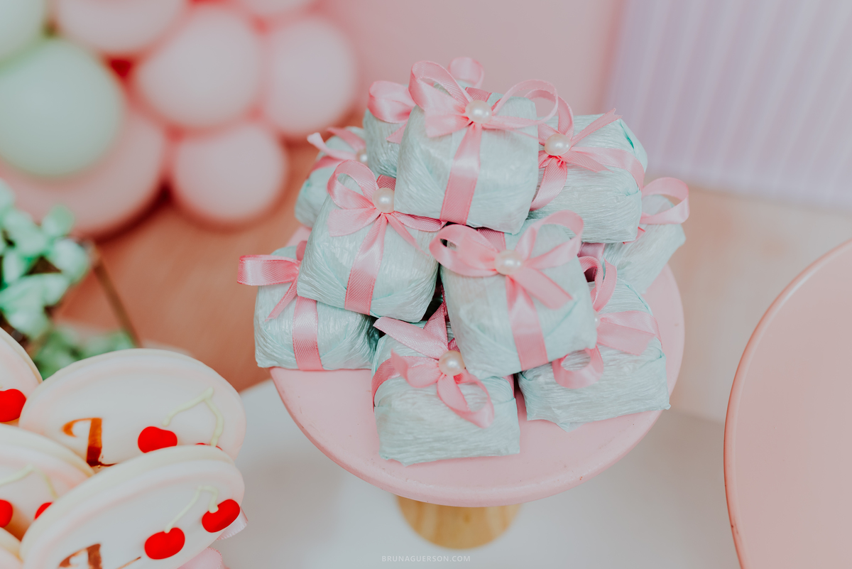 fotografia festa infantil Rio de Janeiro fotografa familia 1 ano Laura Tijuca tema cerejinha 