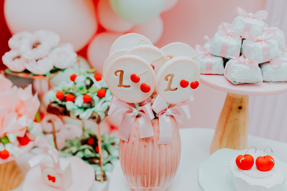 fotografia festa infantil Rio de Janeiro fotografa familia 1 ano Laura Tijuca tema cerejinha 