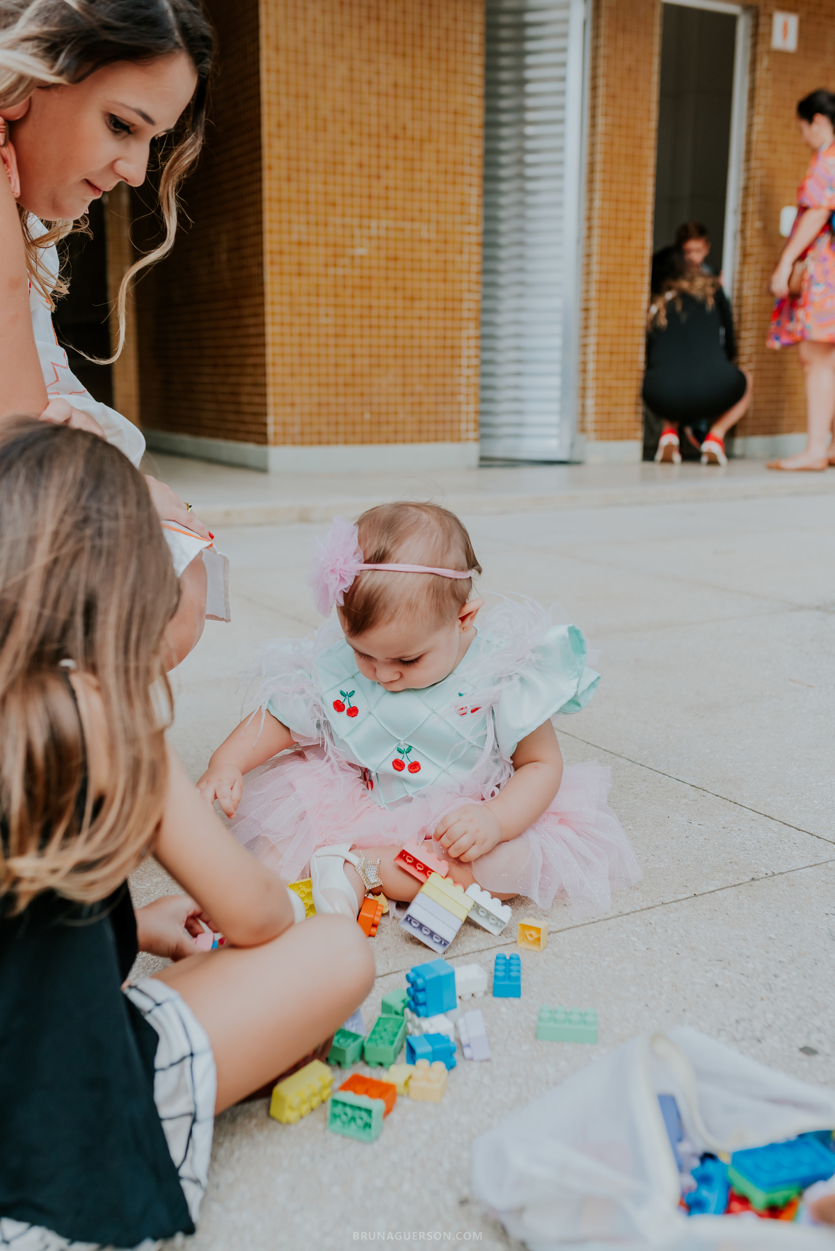 fotografia festa infantil Rio de Janeiro fotografa familia 1 ano Laura Tijuca tema cerejinha 