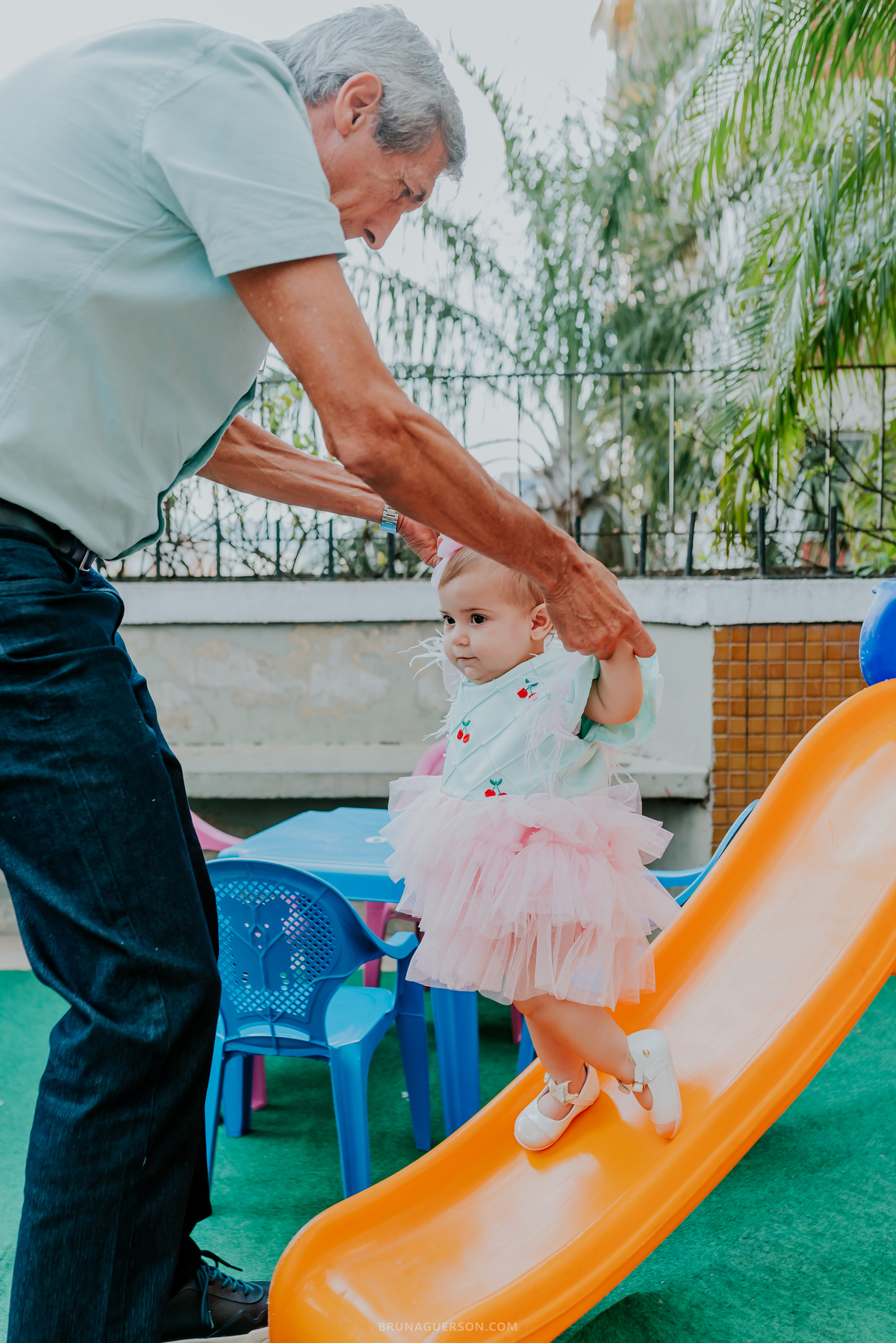 fotografia festa infantil Rio de Janeiro fotografa familia 1 ano Laura Tijuca tema cerejinha 