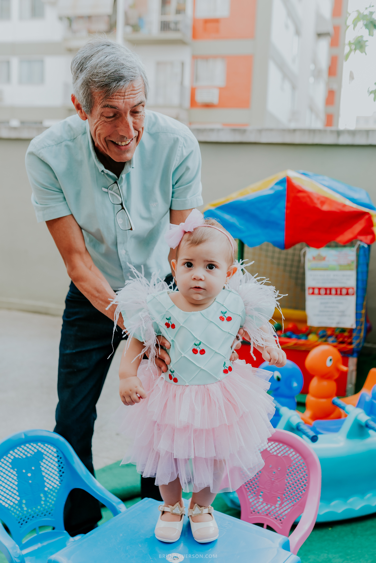 fotografia festa infantil Rio de Janeiro fotografa familia 1 ano Laura Tijuca tema cerejinha 