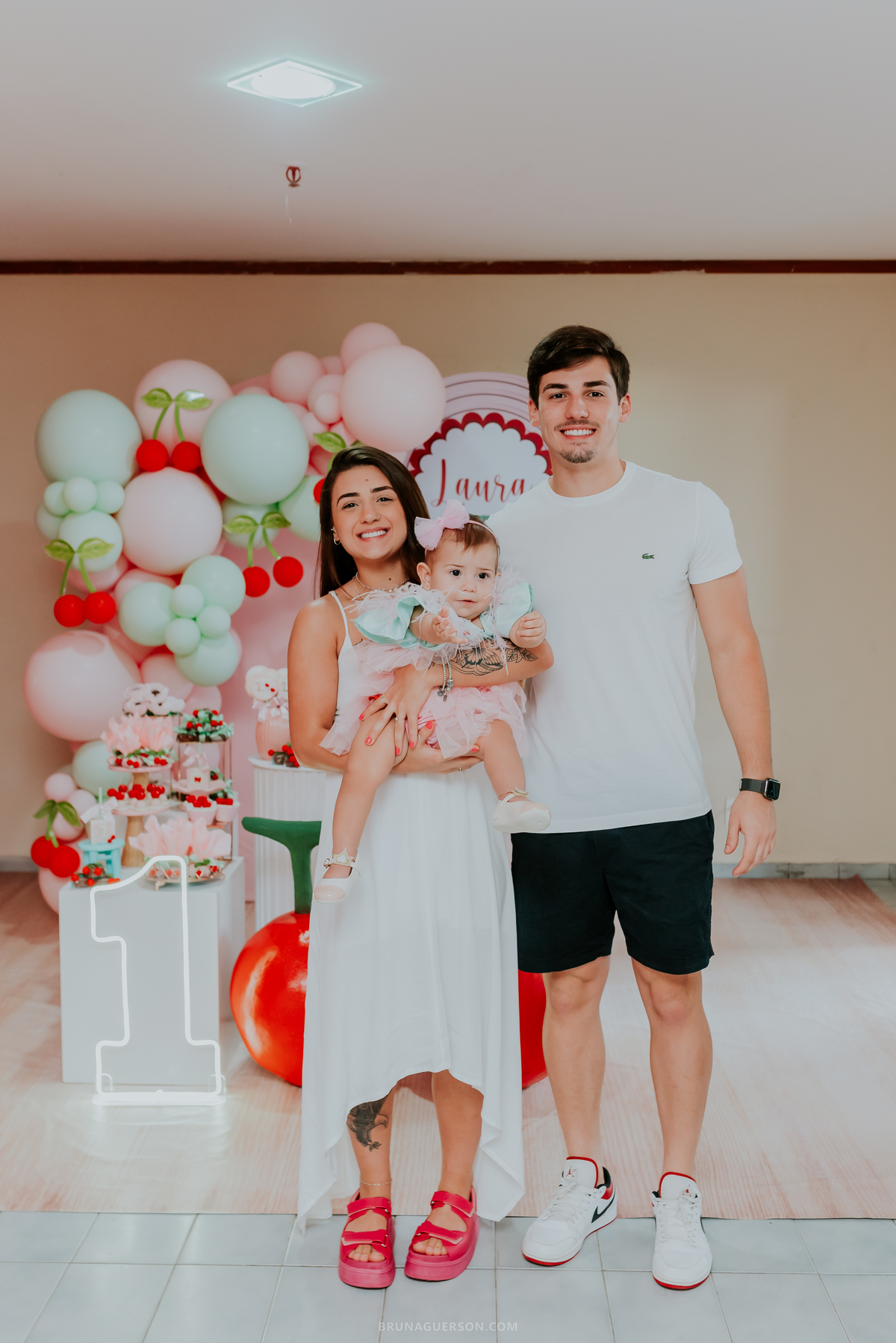 fotografia festa infantil Rio de Janeiro fotografa familia 1 ano Laura Tijuca tema cerejinha 