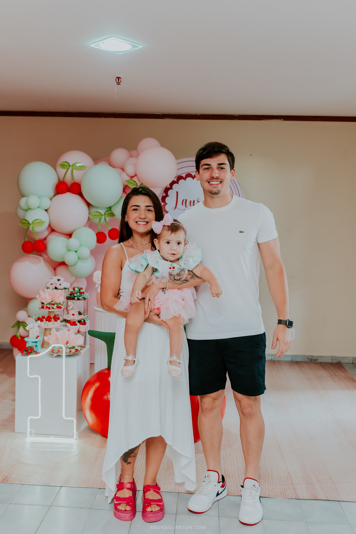 fotografia festa infantil Rio de Janeiro fotografa familia 1 ano Laura Tijuca tema cerejinha 