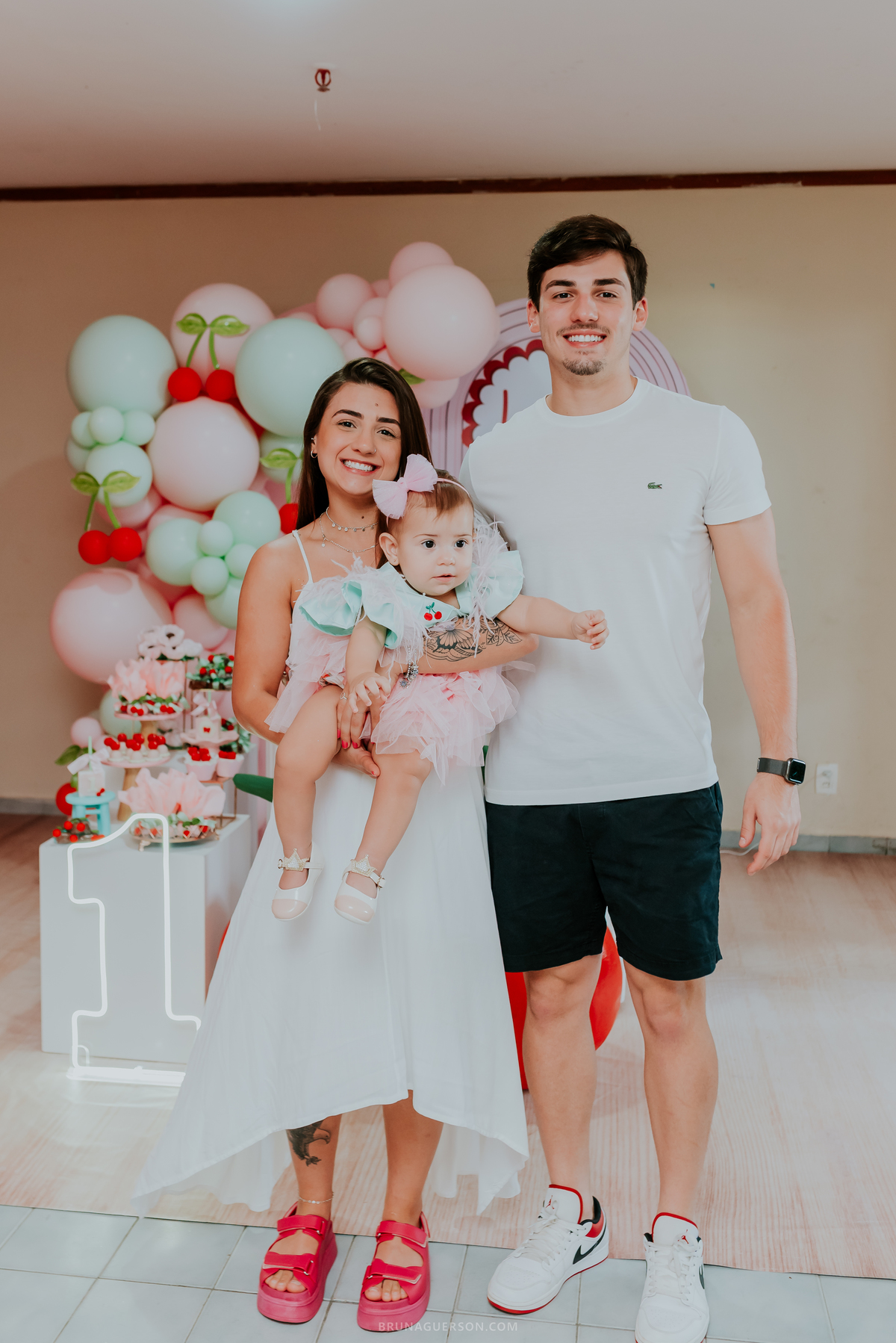 fotografia festa infantil Rio de Janeiro fotografa familia 1 ano Laura Tijuca tema cerejinha 