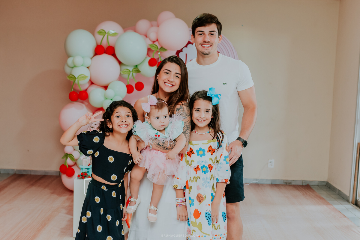 fotografia festa infantil Rio de Janeiro fotografa familia 1 ano Laura Tijuca tema cerejinha 