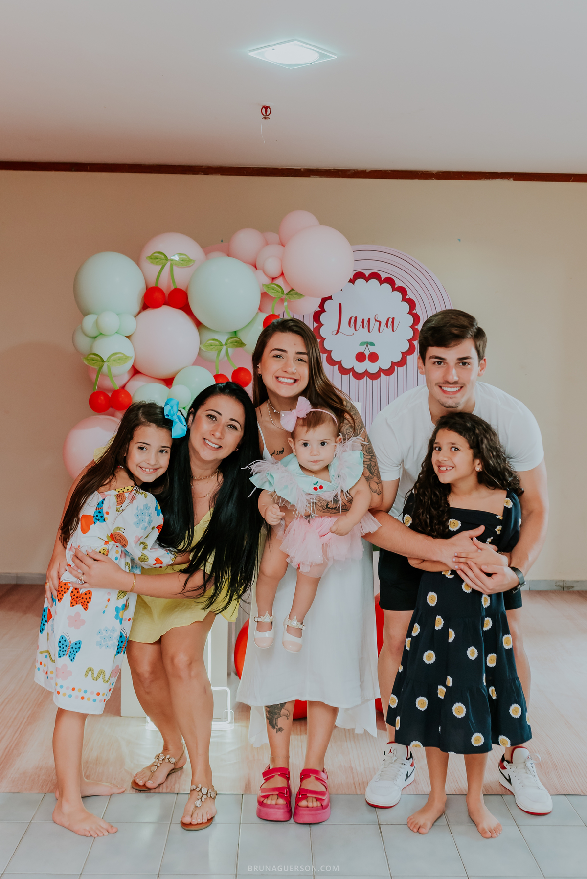 fotografia festa infantil Rio de Janeiro fotografa familia 1 ano Laura Tijuca tema cerejinha 