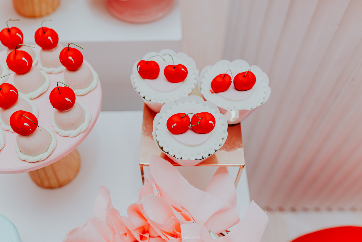 fotografia festa infantil Rio de Janeiro fotografa familia 1 ano Laura Tijuca tema cerejinha 