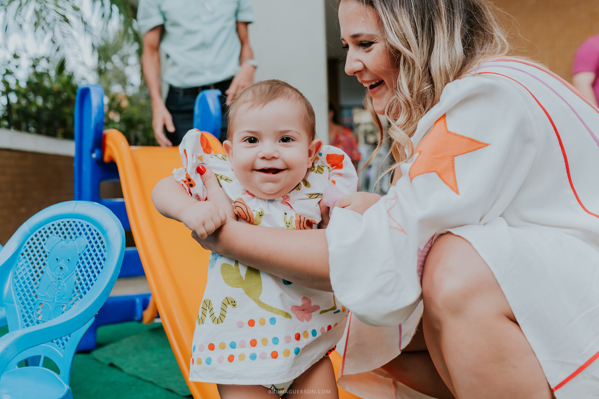 fotografia festa infantil Rio de Janeiro fotografa familia 1 ano Laura Tijuca tema cerejinha 