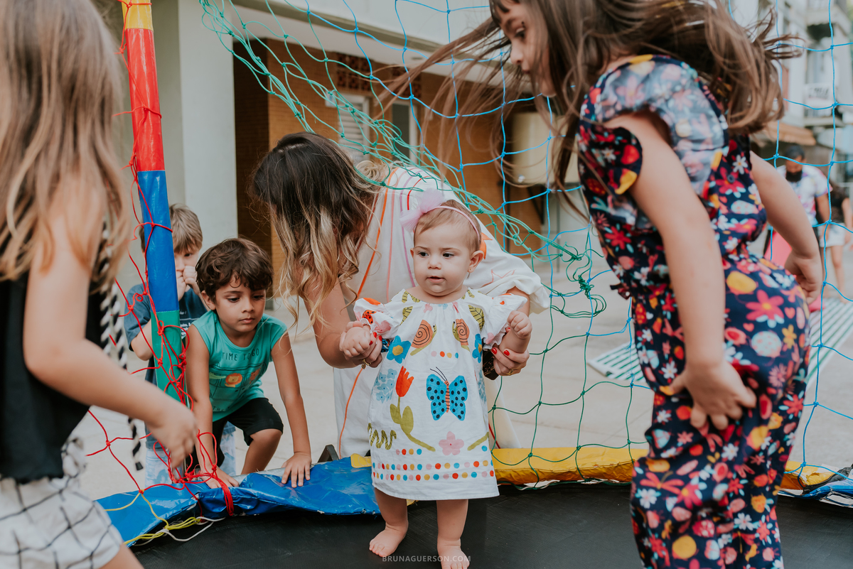 fotografia festa infantil Rio de Janeiro fotografa familia 1 ano Laura Tijuca tema cerejinha 