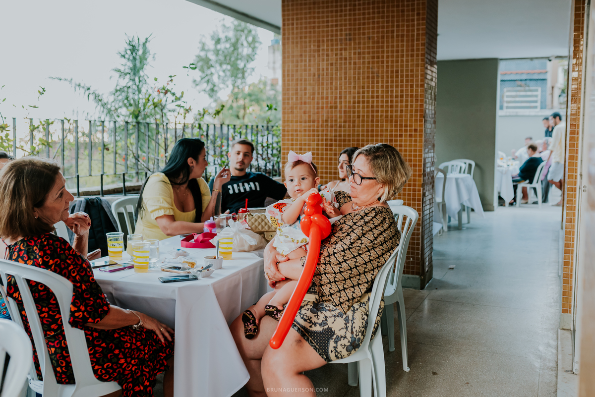 fotografia festa infantil Rio de Janeiro fotografa familia 1 ano Laura Tijuca tema cerejinha 