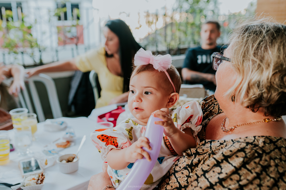 fotografia festa infantil Rio de Janeiro fotografa familia 1 ano Laura Tijuca tema cerejinha 