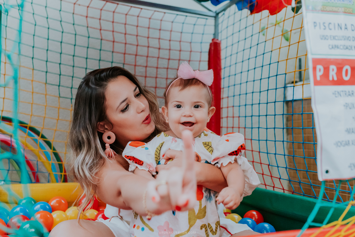 fotografia festa infantil Rio de Janeiro fotografa familia 1 ano Laura Tijuca tema cerejinha 