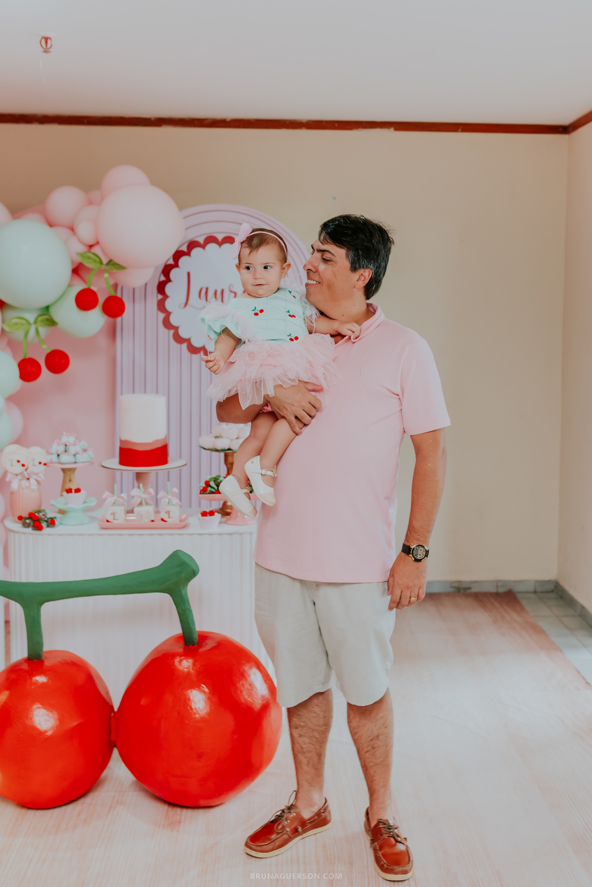 fotografia festa infantil Rio de Janeiro fotografa familia 1 ano Laura Tijuca tema cerejinha 