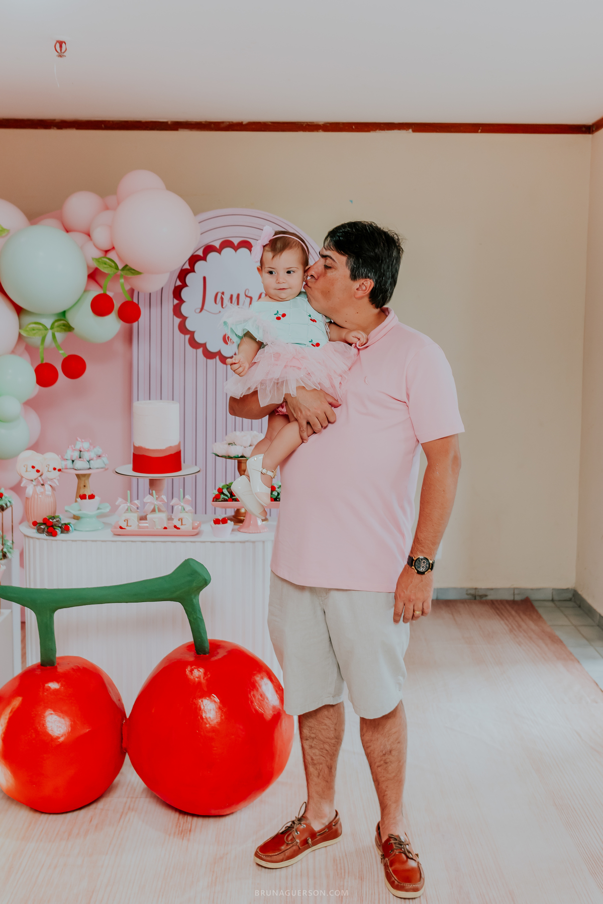 fotografia festa infantil Rio de Janeiro fotografa familia 1 ano Laura Tijuca tema cerejinha 