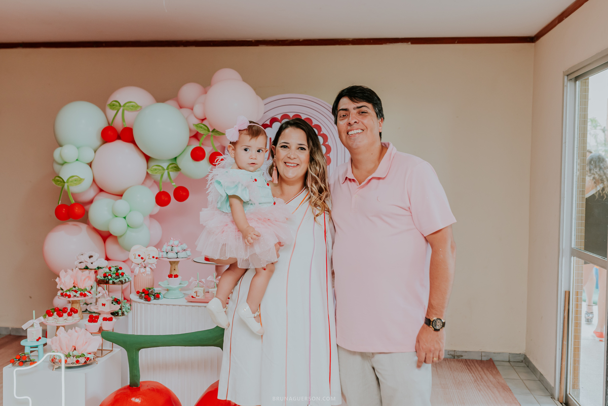 fotografia festa infantil Rio de Janeiro fotografa familia 1 ano Laura Tijuca tema cerejinha 