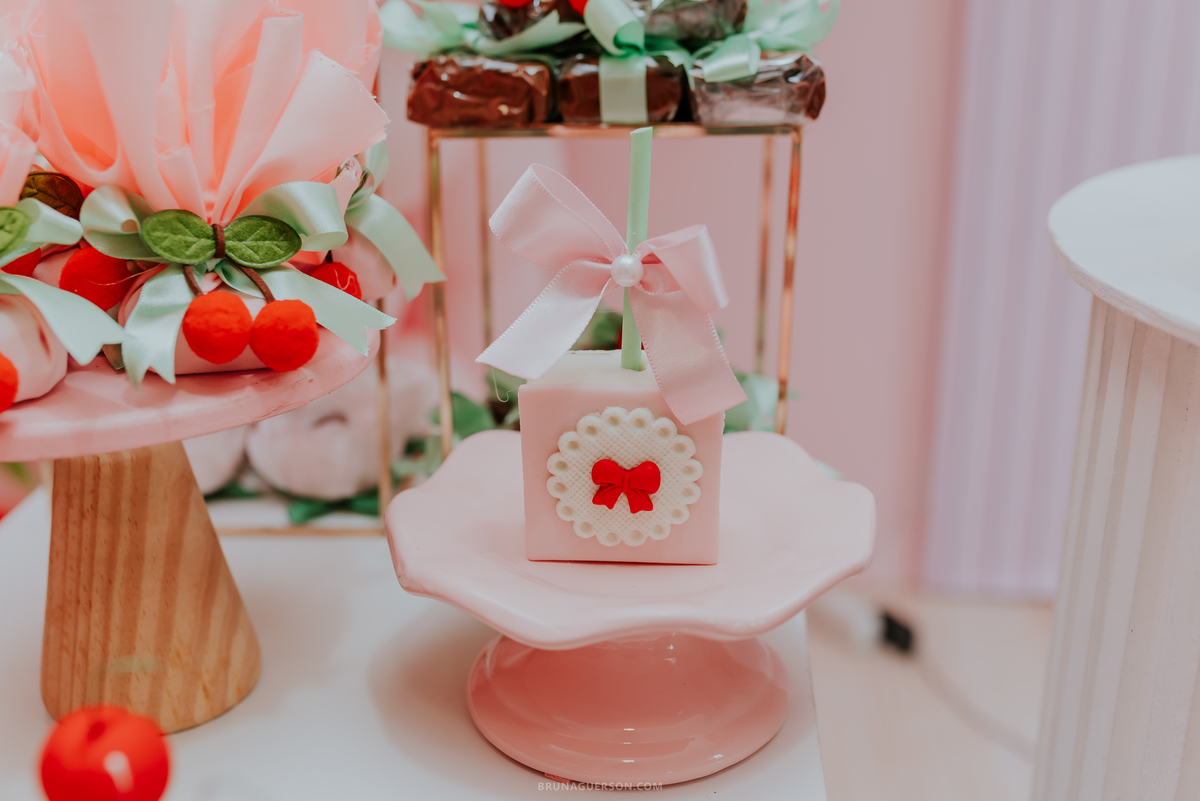 fotografia festa infantil Rio de Janeiro fotografa familia 1 ano Laura Tijuca tema cerejinha 