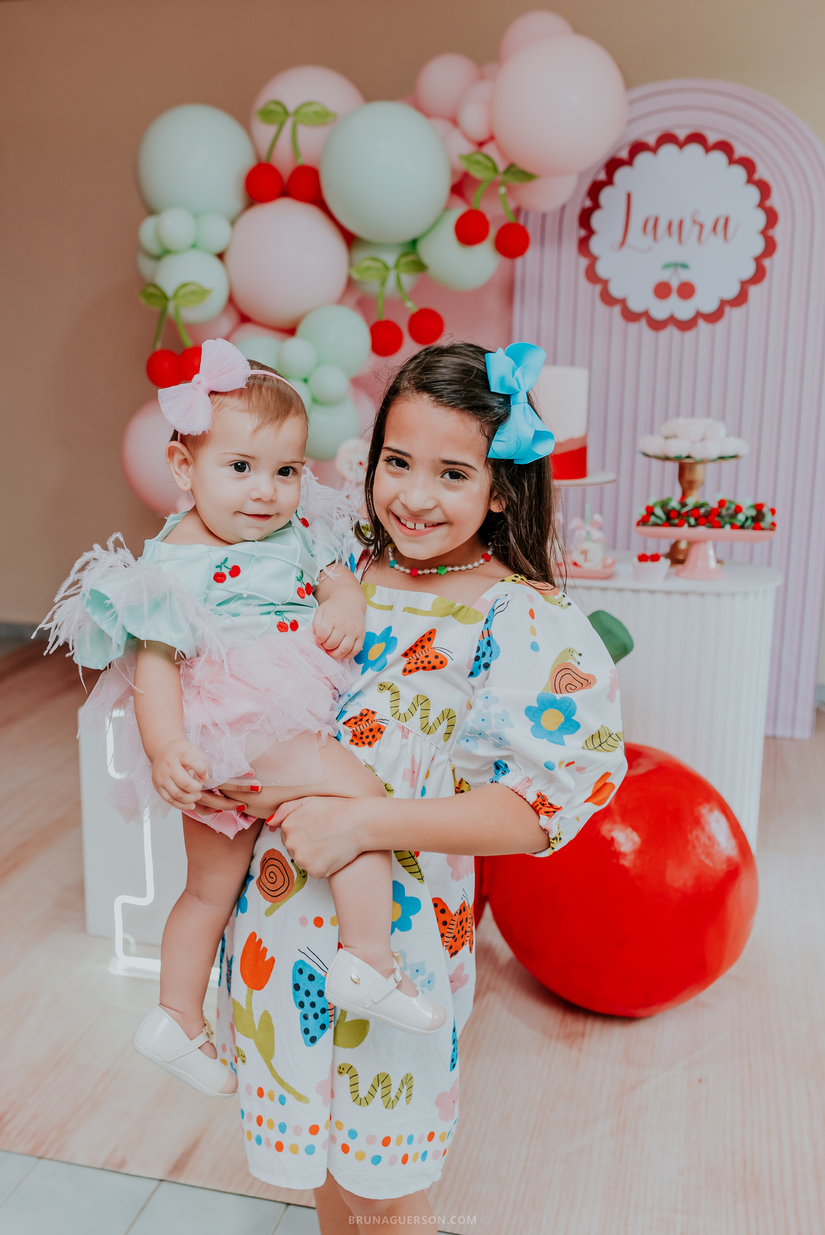 fotografia festa infantil Rio de Janeiro fotografa familia 1 ano Laura Tijuca tema cerejinha 