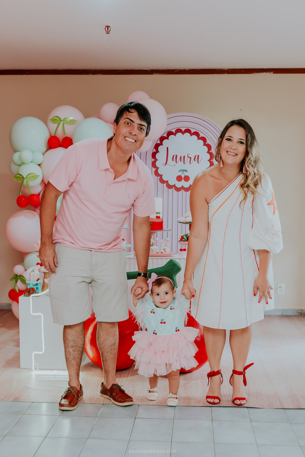 fotografia festa infantil Rio de Janeiro fotografa familia 1 ano Laura Tijuca tema cerejinha 