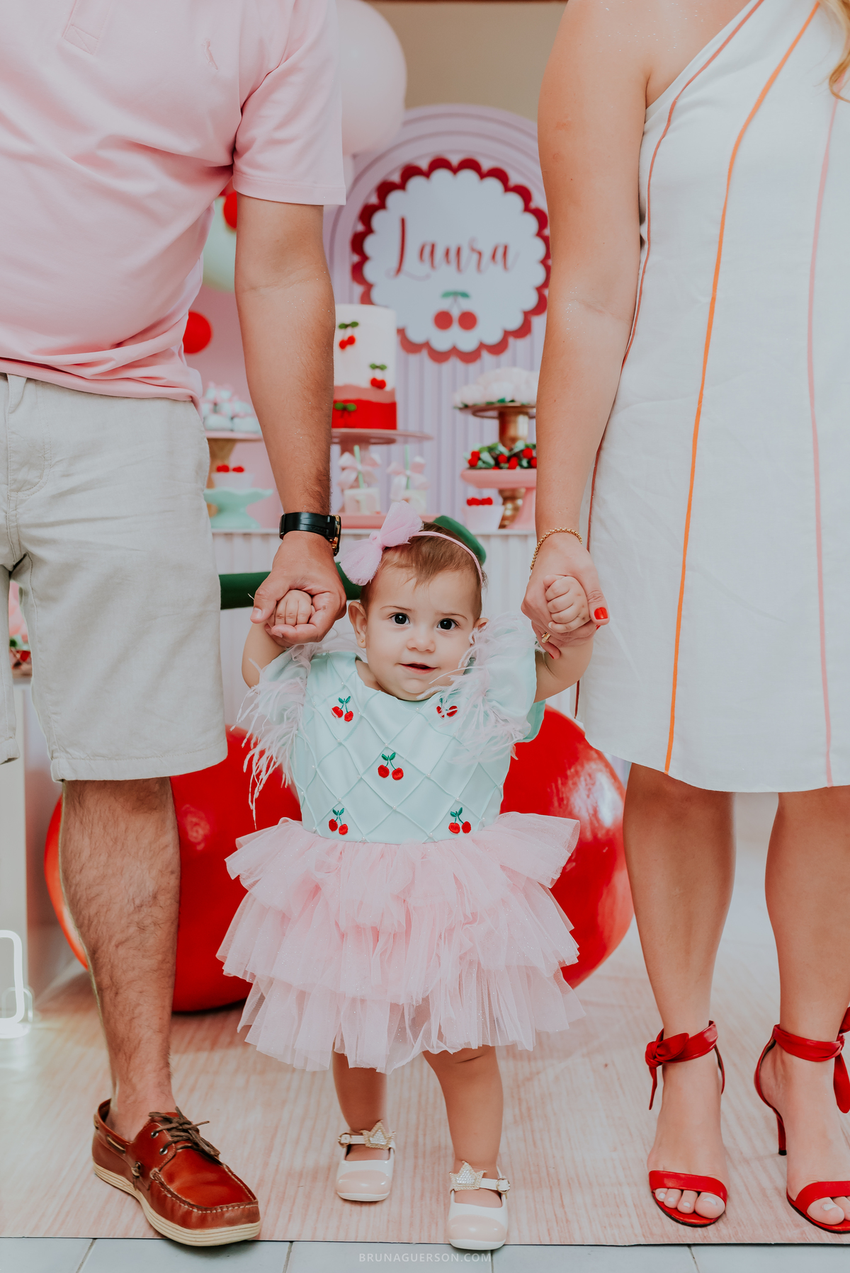 fotografia festa infantil Rio de Janeiro fotografa familia 1 ano Laura Tijuca tema cerejinha 