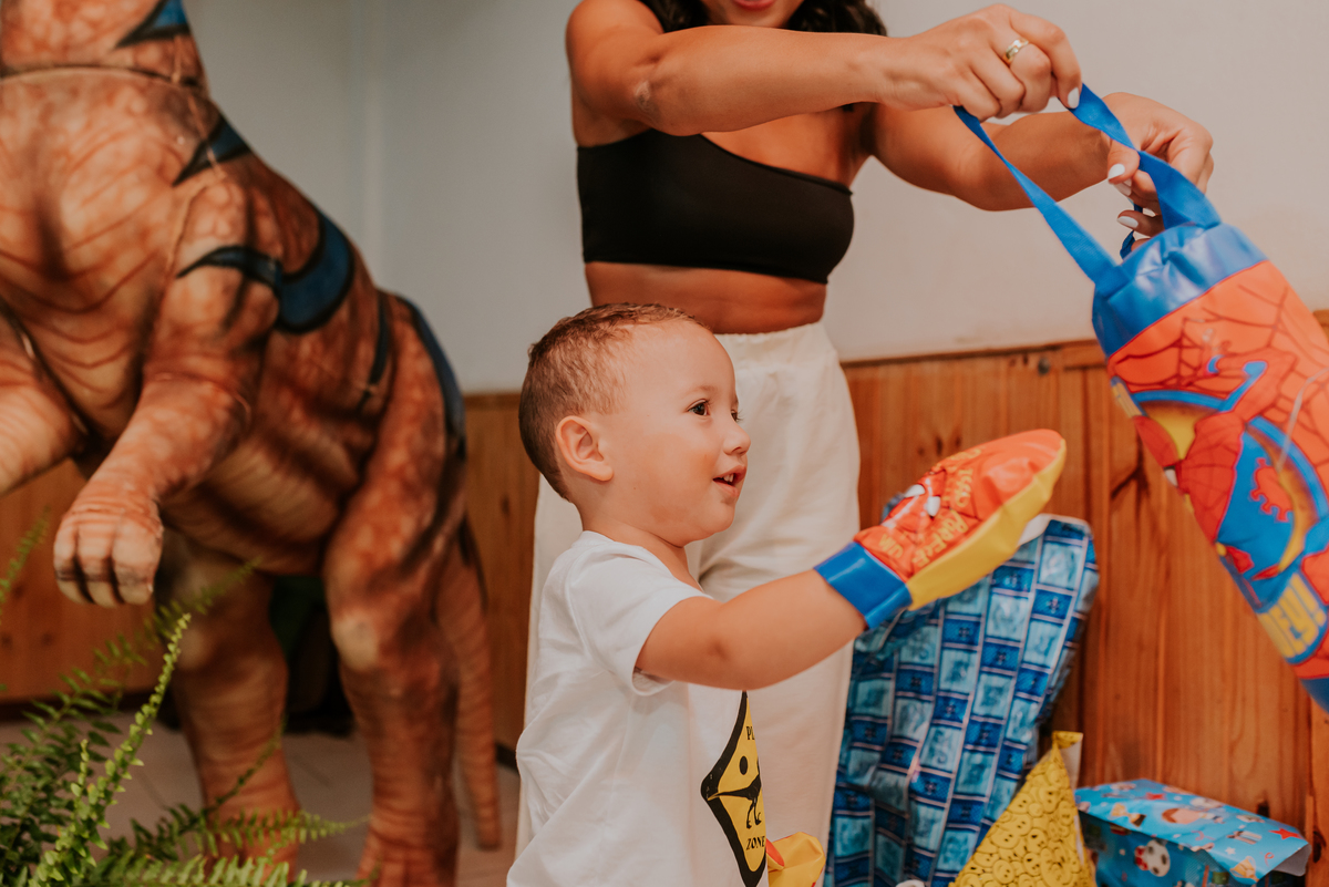 fotografia festa infantil 3 anos Joaquim ilha do governador dinossauro fotografa familia bruna Guerson ufrj 