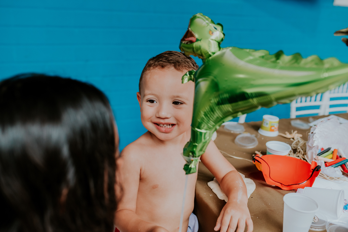 fotografia festa infantil 3 anos Joaquim ilha do governador dinossauro fotografa familia bruna Guerson ufrj 