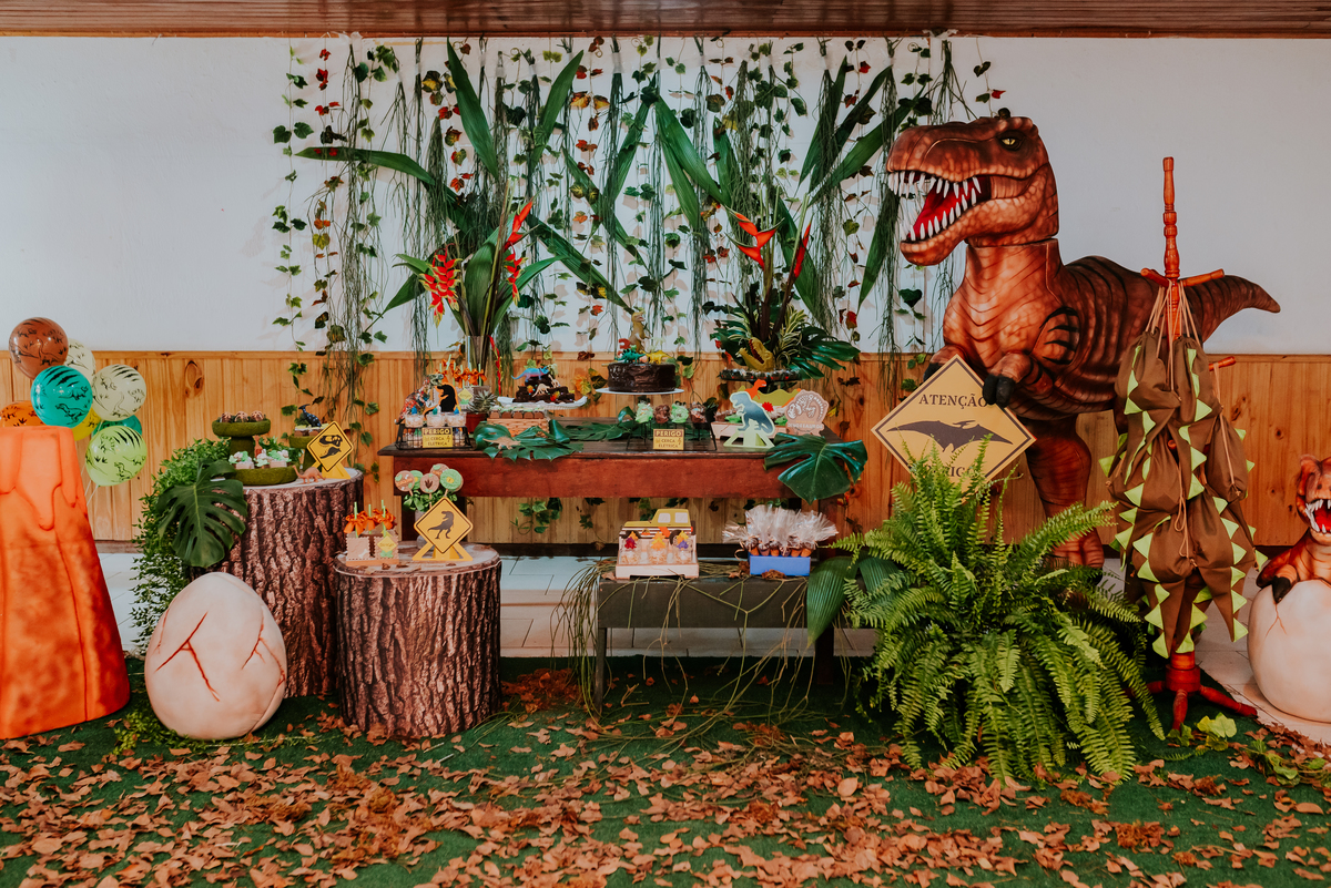 fotografia festa infantil 3 anos Joaquim ilha do governador dinossauro fotografa familia bruna Guerson ufrj 