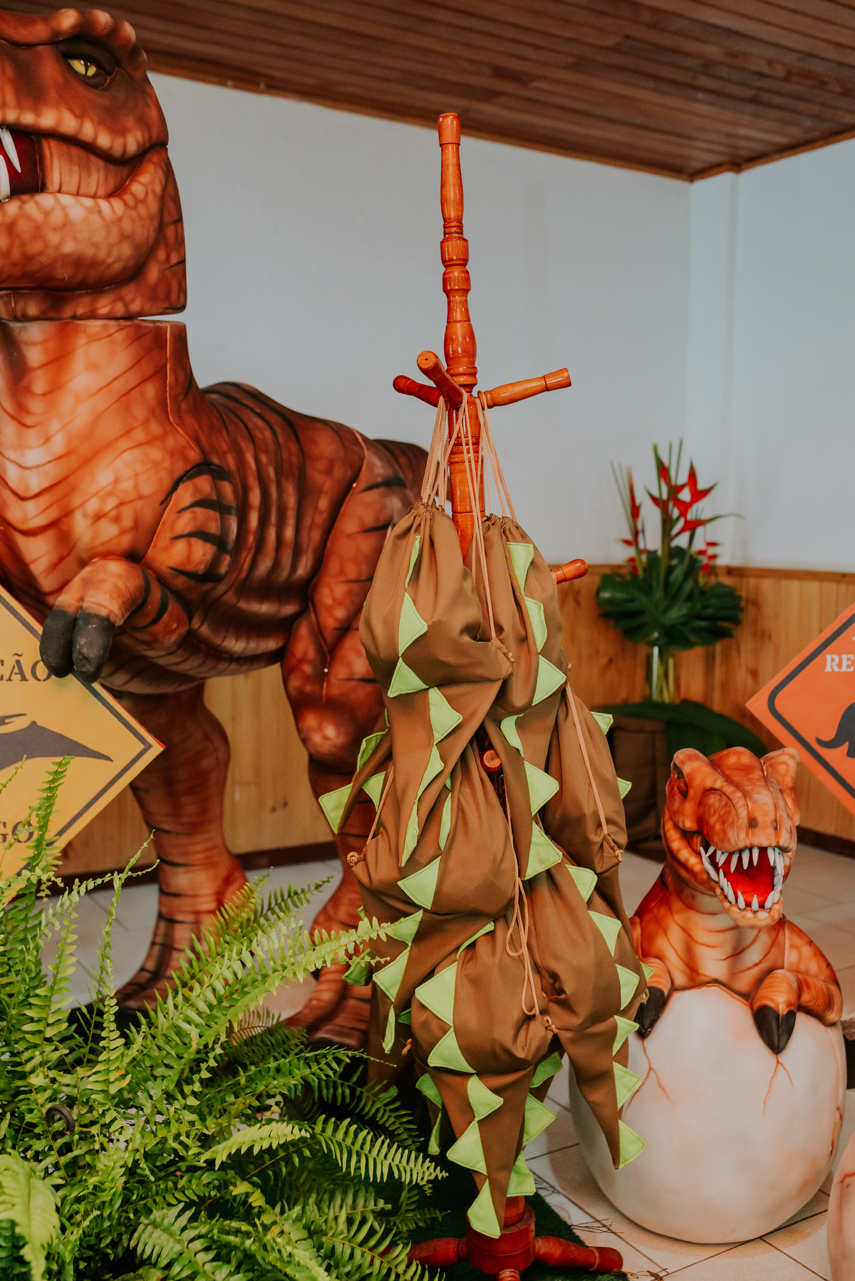 fotografia festa infantil 3 anos Joaquim ilha do governador dinossauro fotografa familia bruna Guerson ufrj 