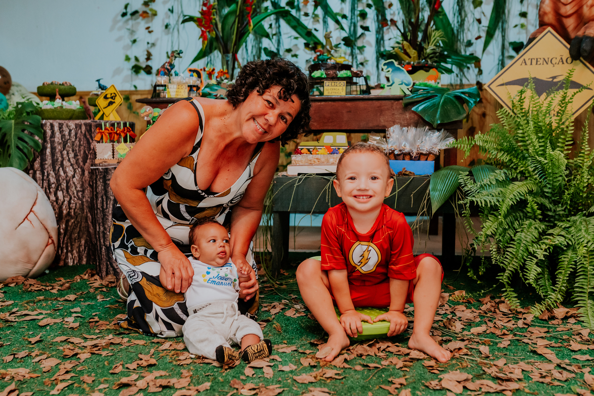 fotografia festa infantil 3 anos Joaquim ilha do governador dinossauro fotografa familia bruna Guerson ufrj 