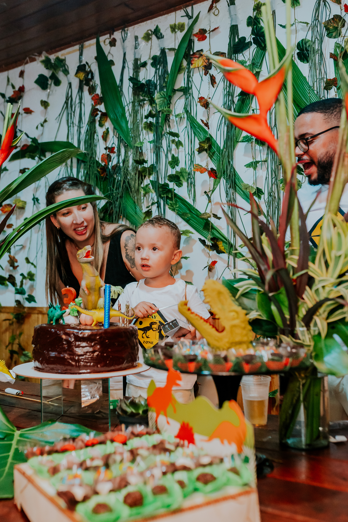 fotografia festa infantil 3 anos Joaquim ilha do governador dinossauro fotografa familia bruna Guerson ufrj 