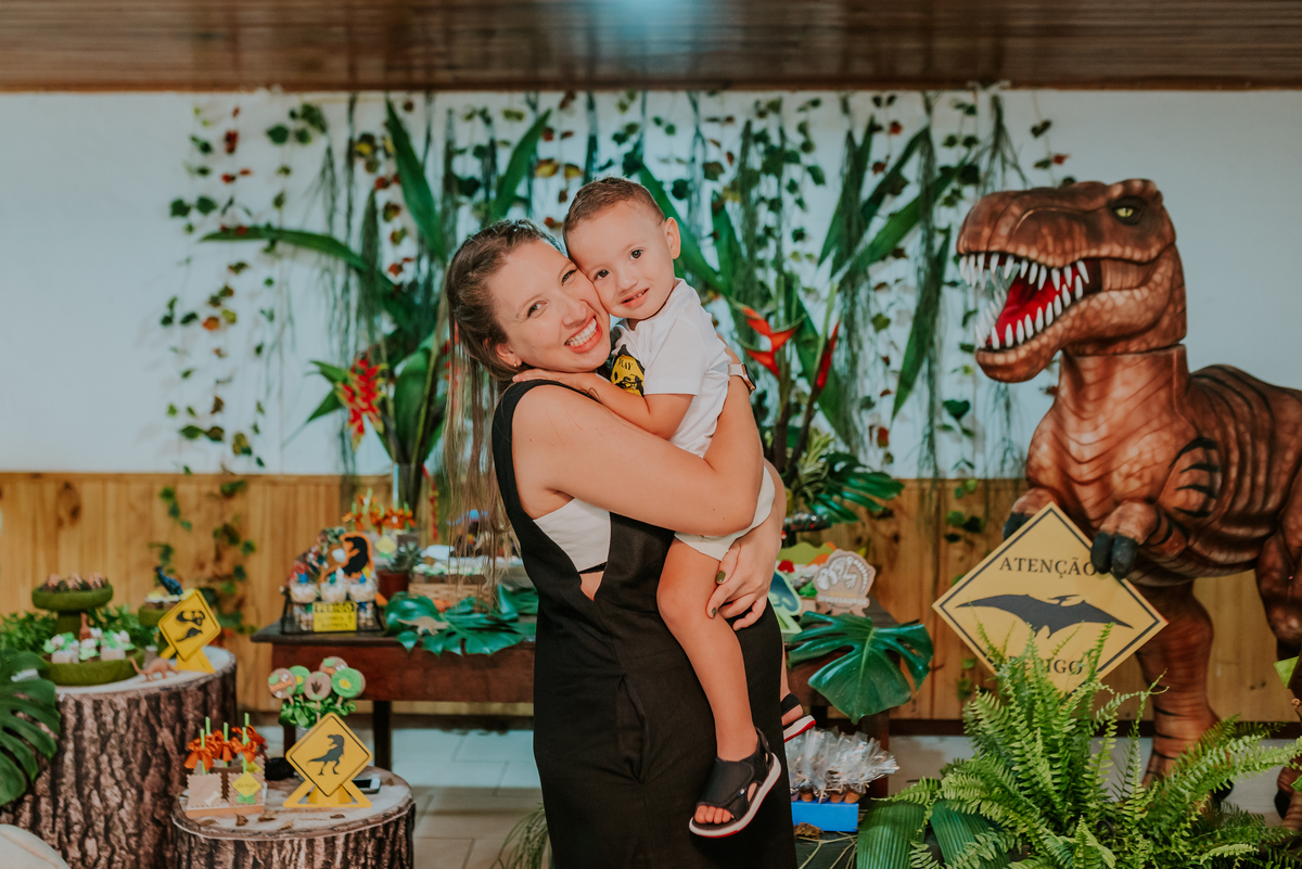 fotografia festa infantil 3 anos Joaquim ilha do governador dinossauro fotografa familia bruna Guerson ufrj 