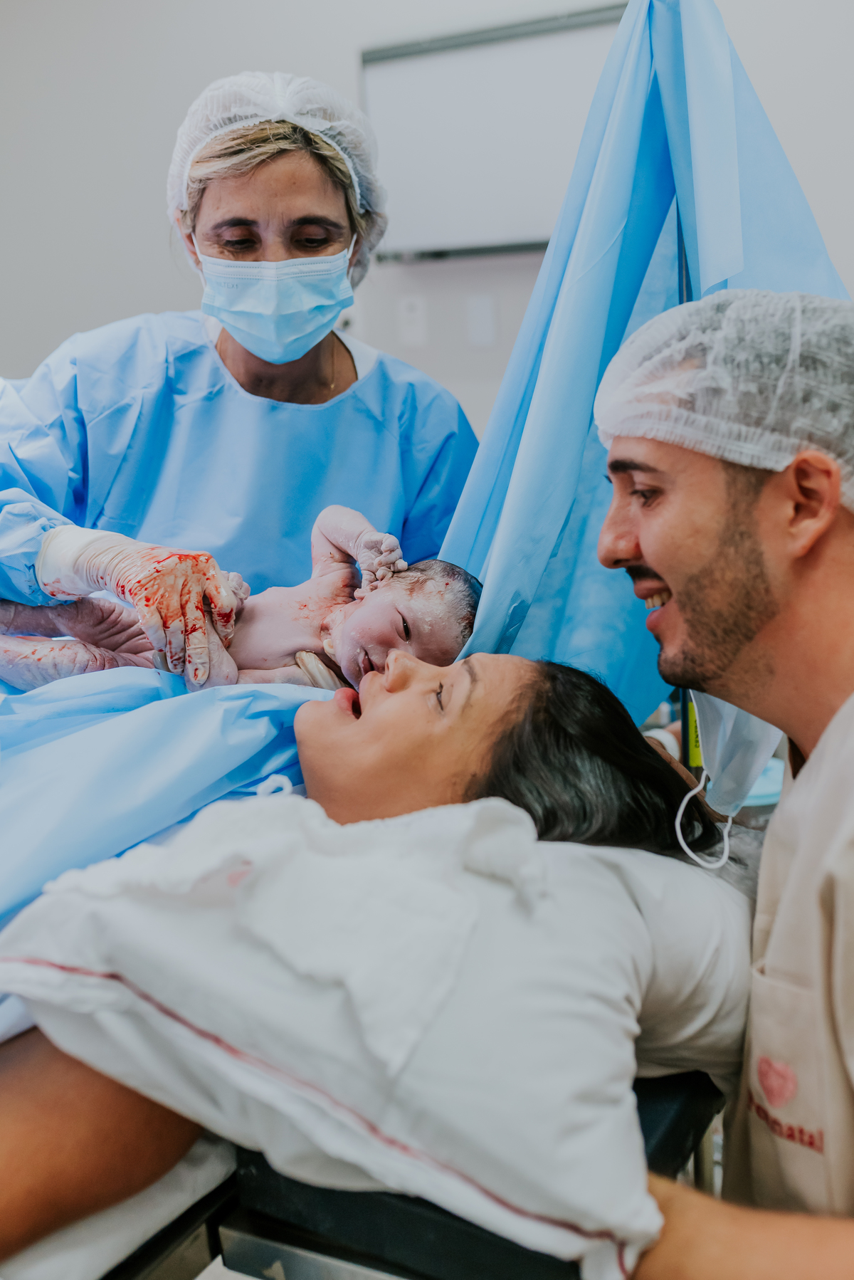 fotografia nascimento parto perinatal barra da Tijuca Rio de Janeiro fotografa familia cesarea bruna Guerson ana laura bebe