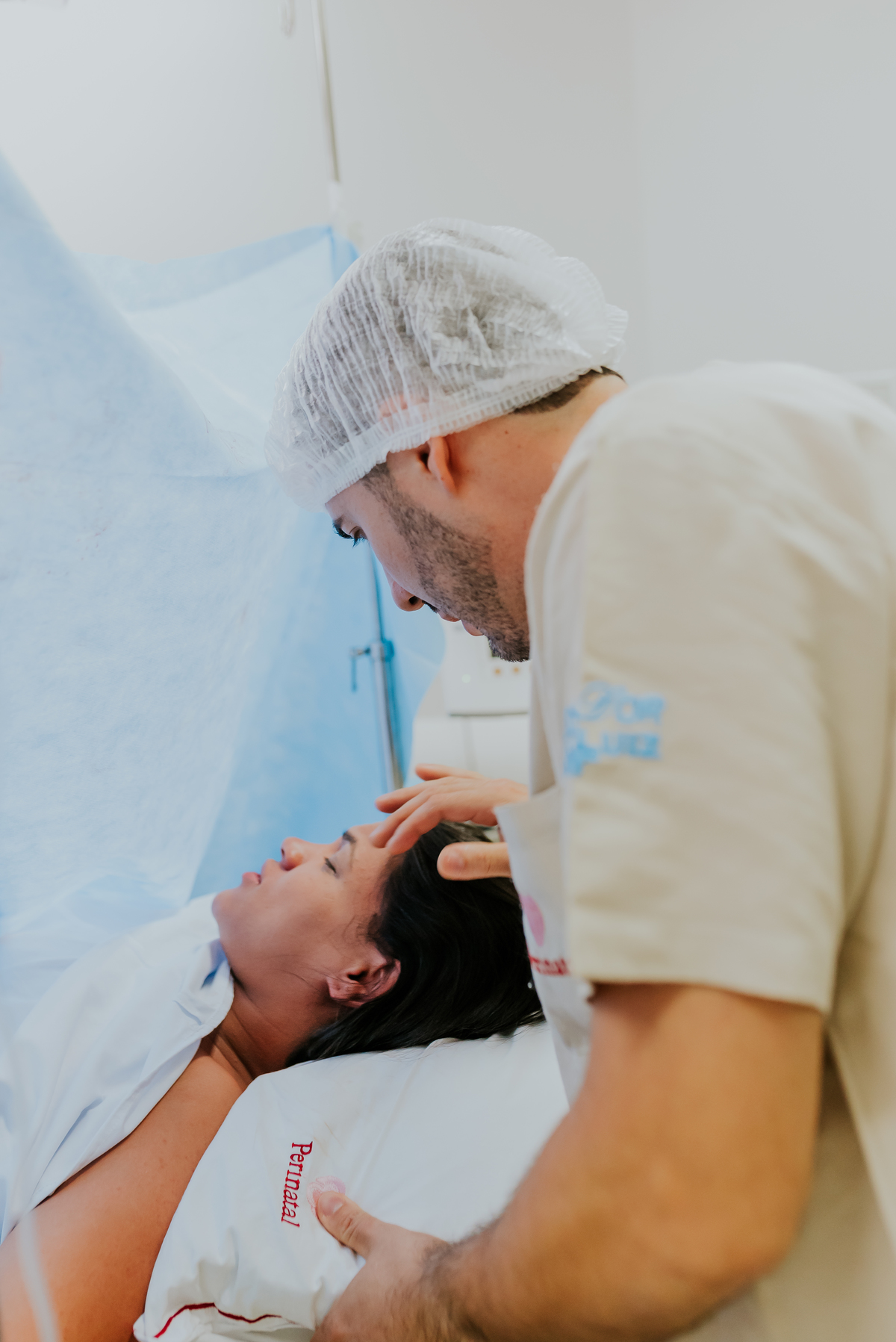 fotografia nascimento parto perinatal barra da Tijuca Rio de Janeiro fotografa familia cesarea bruna Guerson ana laura bebe