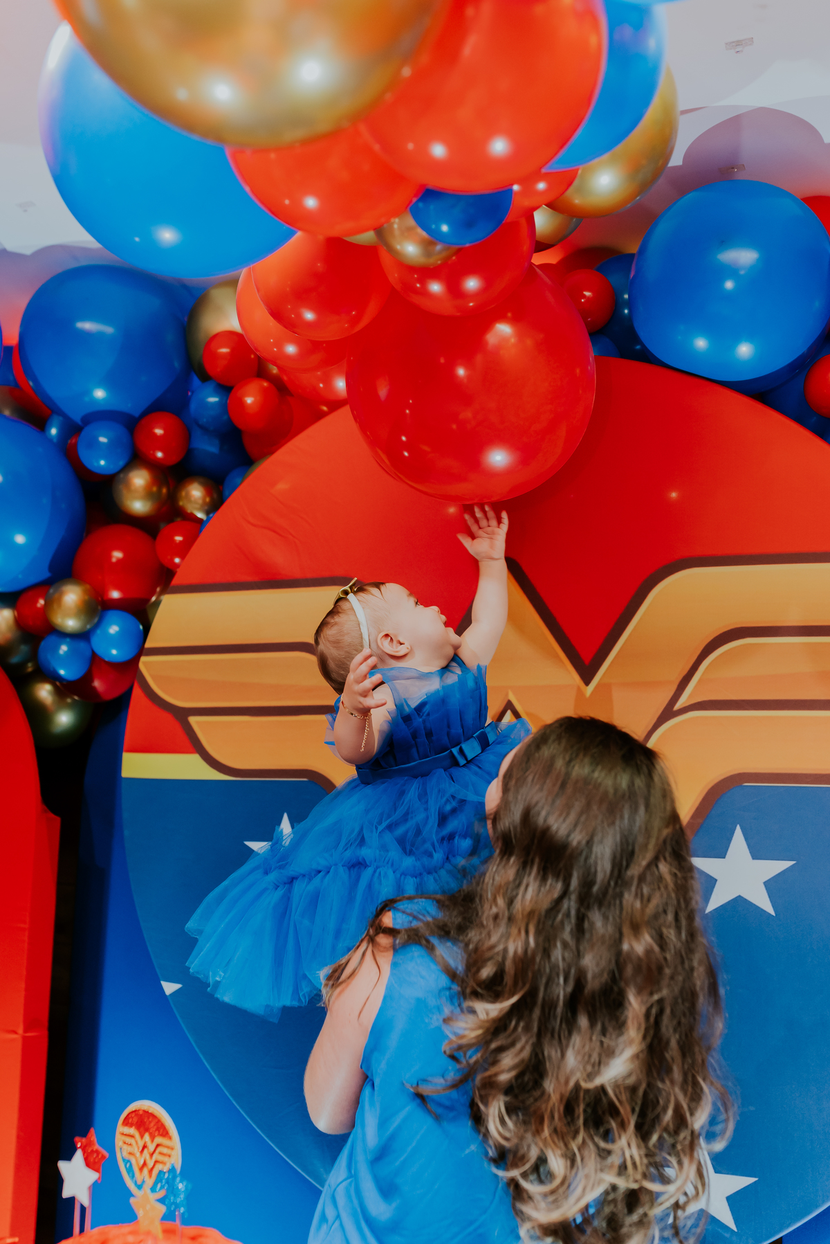 fotografia 1 ano helena festa infantil casa de festas mundo da lua tijuca rio de janeiro fotografa familia tema mulher maravilha 