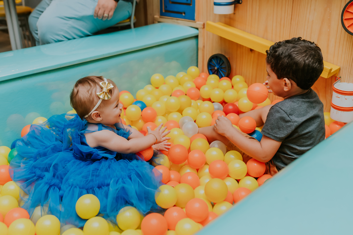 fotografia 1 ano helena festa infantil casa de festas mundo da lua tijuca rio de janeiro fotografa familia tema mulher maravilha 