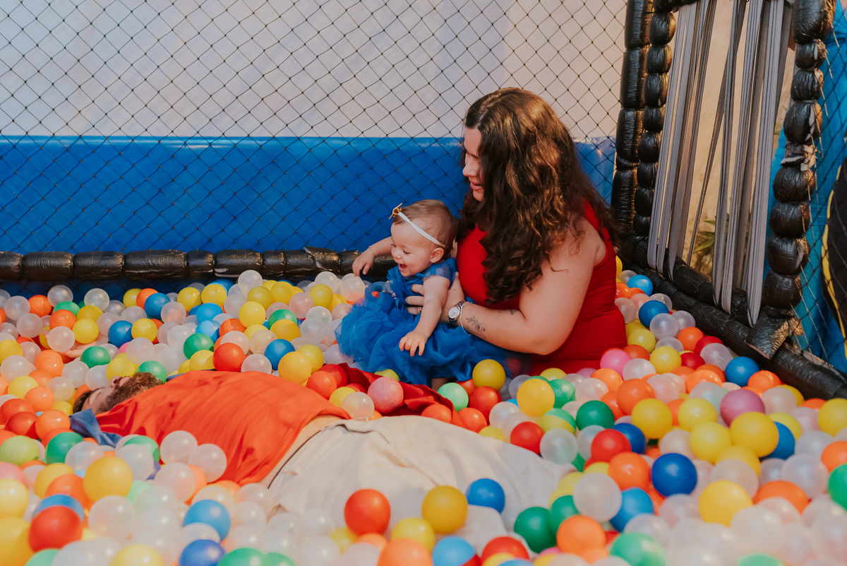 fotografia 1 ano helena festa infantil casa de festas mundo da lua tijuca rio de janeiro fotografa familia tema mulher maravilha 