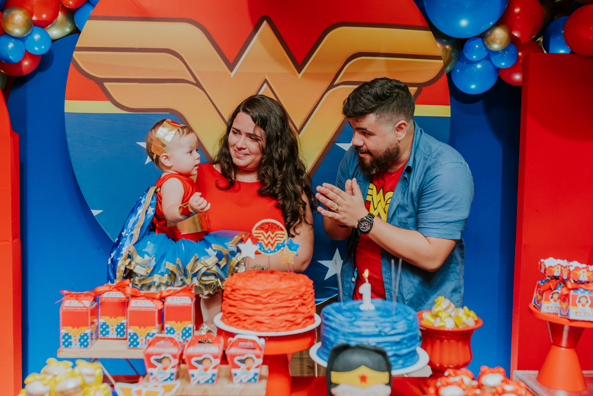 fotografia 1 ano helena festa infantil casa de festas mundo da lua tijuca rio de janeiro fotografa familia tema mulher maravilha 