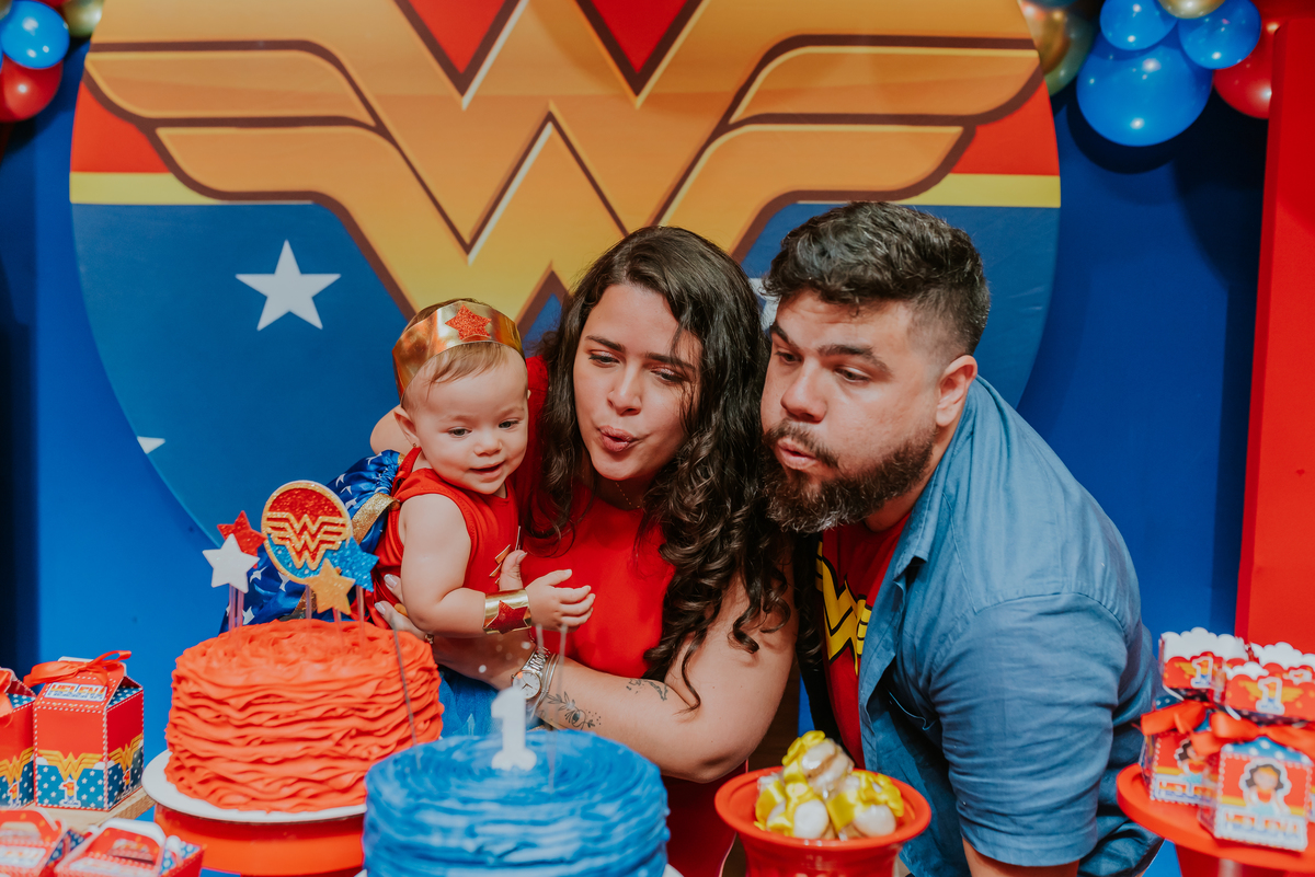 fotografia 1 ano helena festa infantil casa de festas mundo da lua tijuca rio de janeiro fotografa familia tema mulher maravilha 