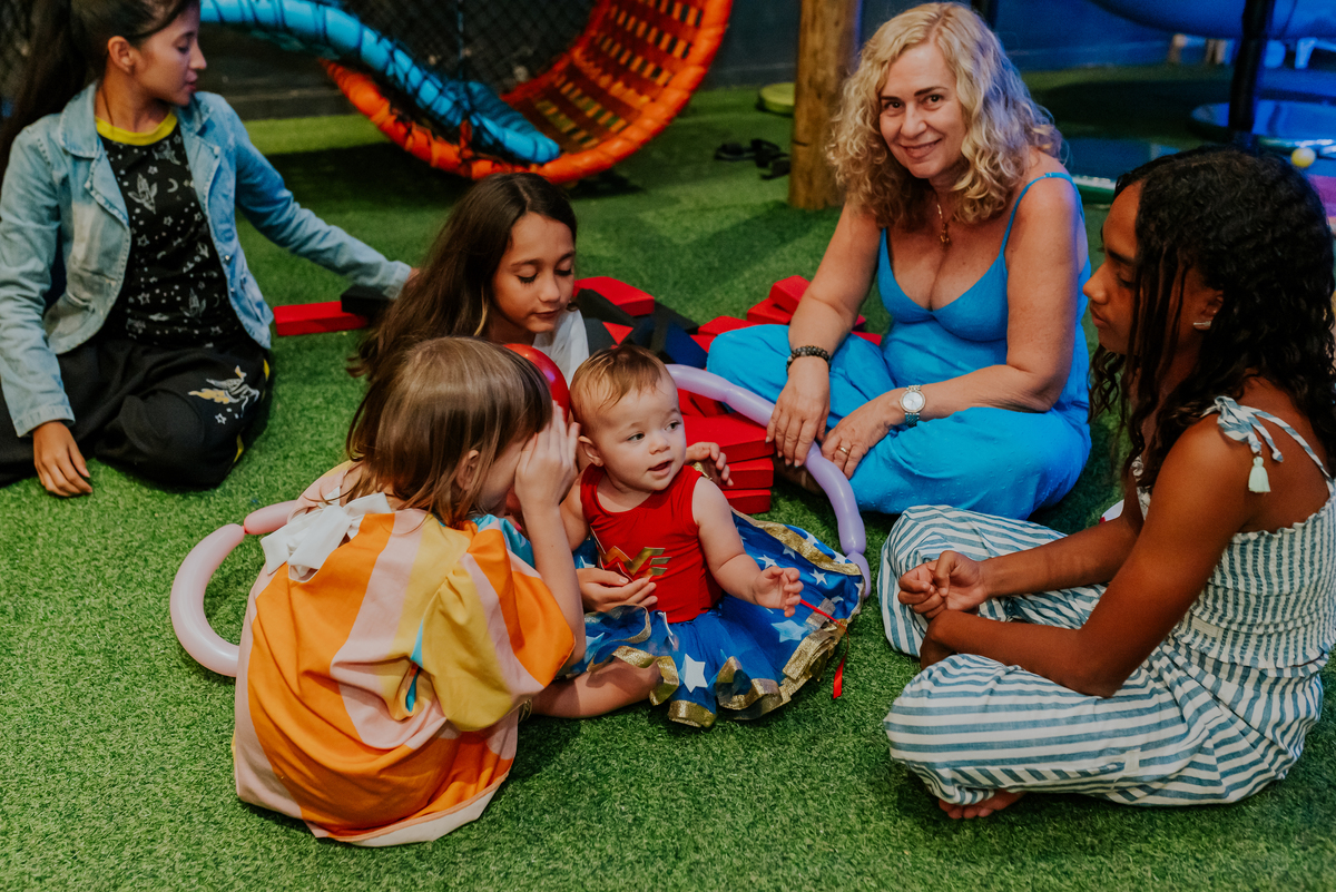 fotografia 1 ano helena festa infantil casa de festas mundo da lua tijuca rio de janeiro fotografa familia tema mulher maravilha 