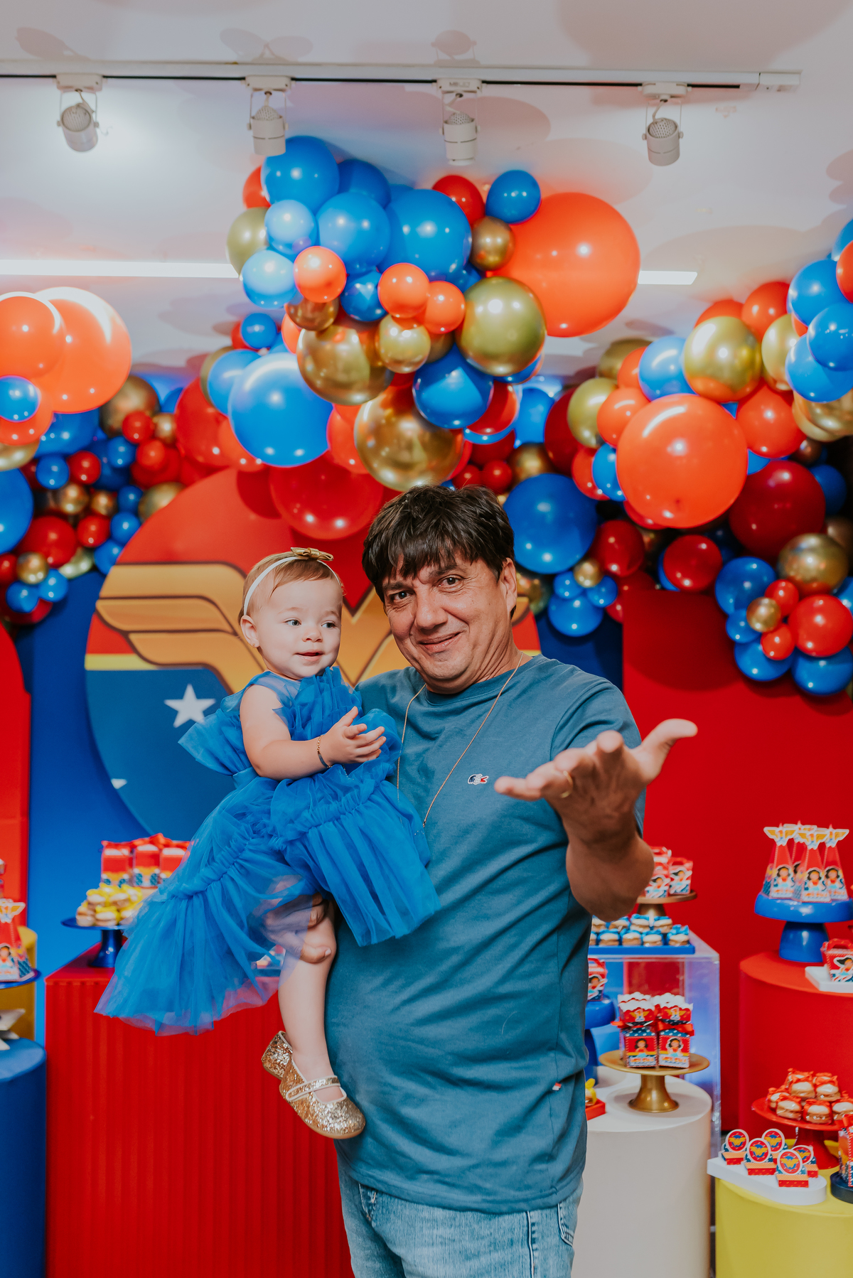 fotografia 1 ano helena festa infantil casa de festas mundo da lua tijuca rio de janeiro fotografa familia tema mulher maravilha 