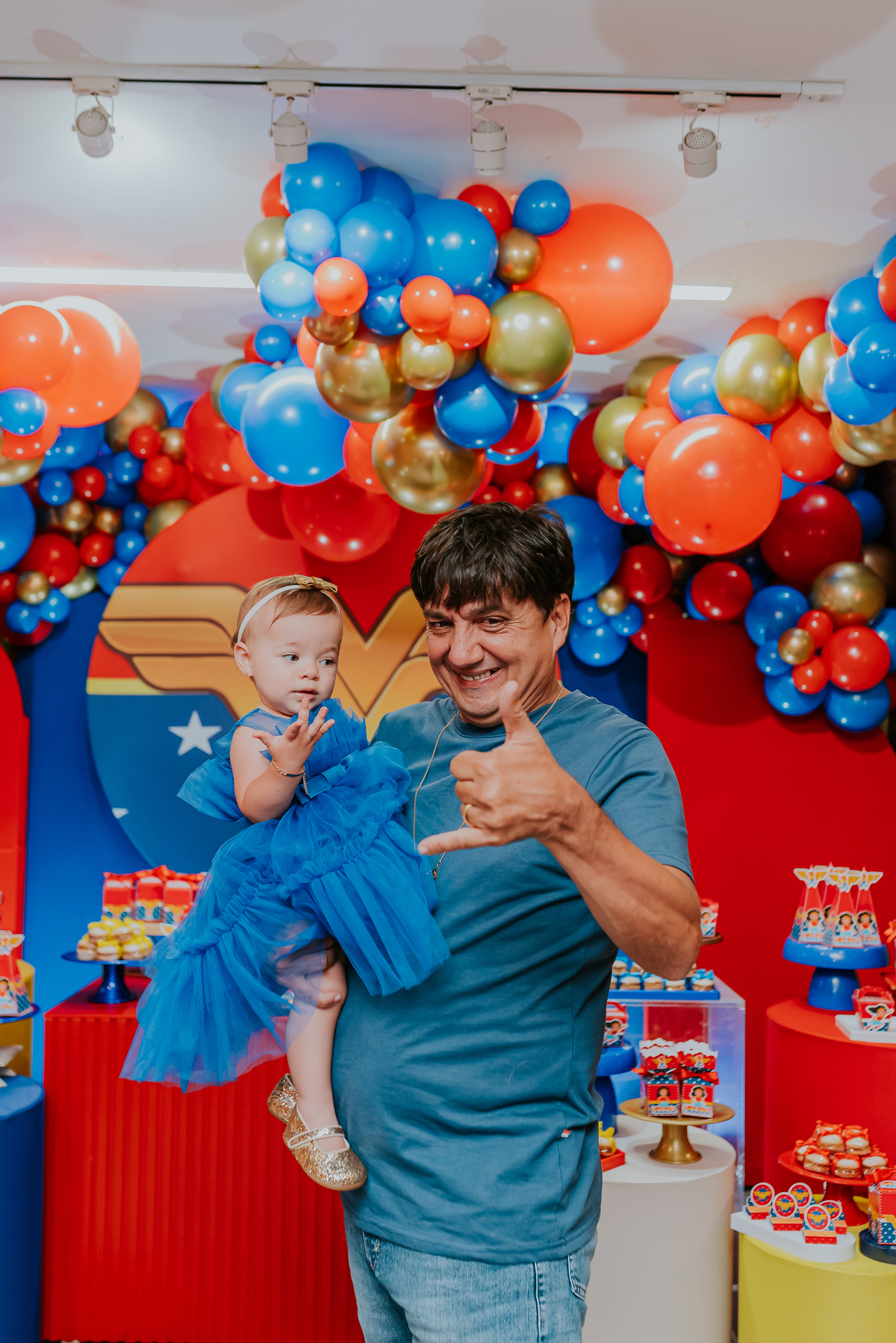 fotografia 1 ano helena festa infantil casa de festas mundo da lua tijuca rio de janeiro fotografa familia tema mulher maravilha 